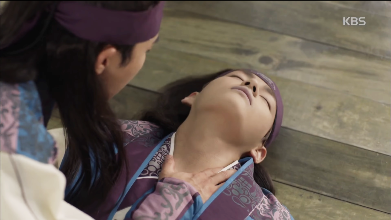 &ldquo;Hwarang&rdquo;: Qu&aacute; bất ngờ, Kim Tae Hyung (V) l&agrave; Hwarang đầu ti&ecirc;n phải chết! - Ảnh 8.