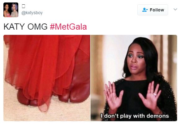 Xuất hiện như y&ecirc;u qu&aacute;i ở Met Gala, Katy Perry bị chế ảnh h&agrave;i so s&aacute;nh với đủ thứ - Ảnh 8.