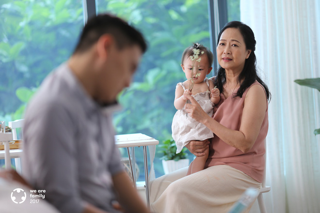 Min v&agrave; Erik kết hợp c&ugrave;ng nhiếp ảnh gia Phạm Ho&agrave;i Nam khiến tim fan thổn thức trong MV Chưa bao giờ mẹ kể - Ảnh 6.