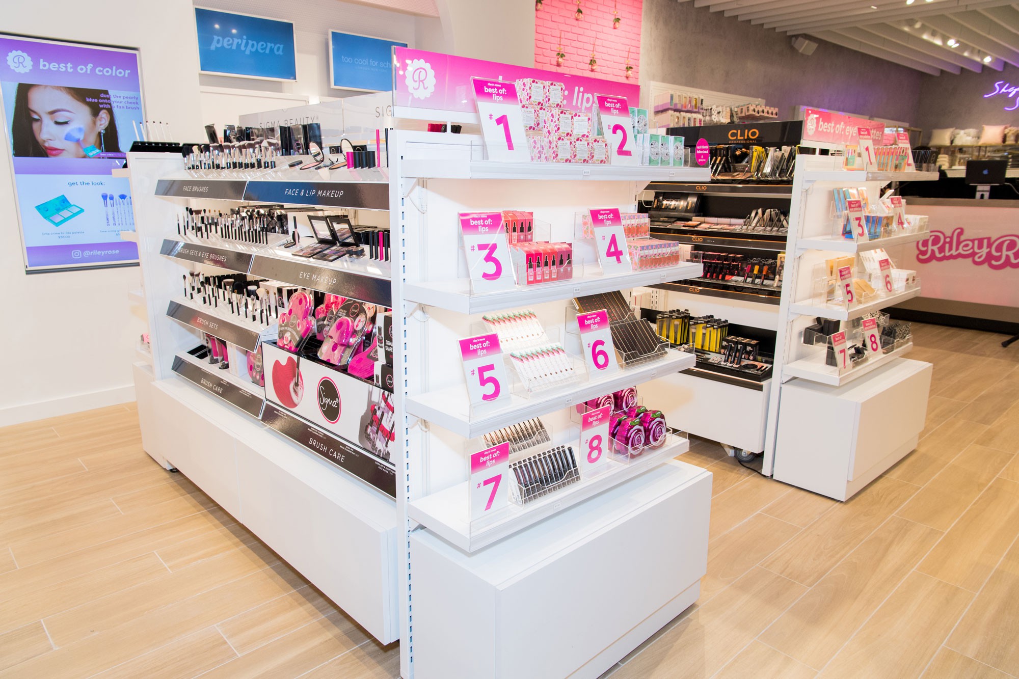 Hóa ra Forever 21 còn có người em tên Riley Rose, beauty store dành riêng cho hội mê làm đẹp và thích sống ảo - Ảnh 4. Hóa ra Forever 21 còn có người em tên Riley Rose, beauty store dành riêng cho hội mê làm đẹp và thích sống ảo - Ảnh 4.