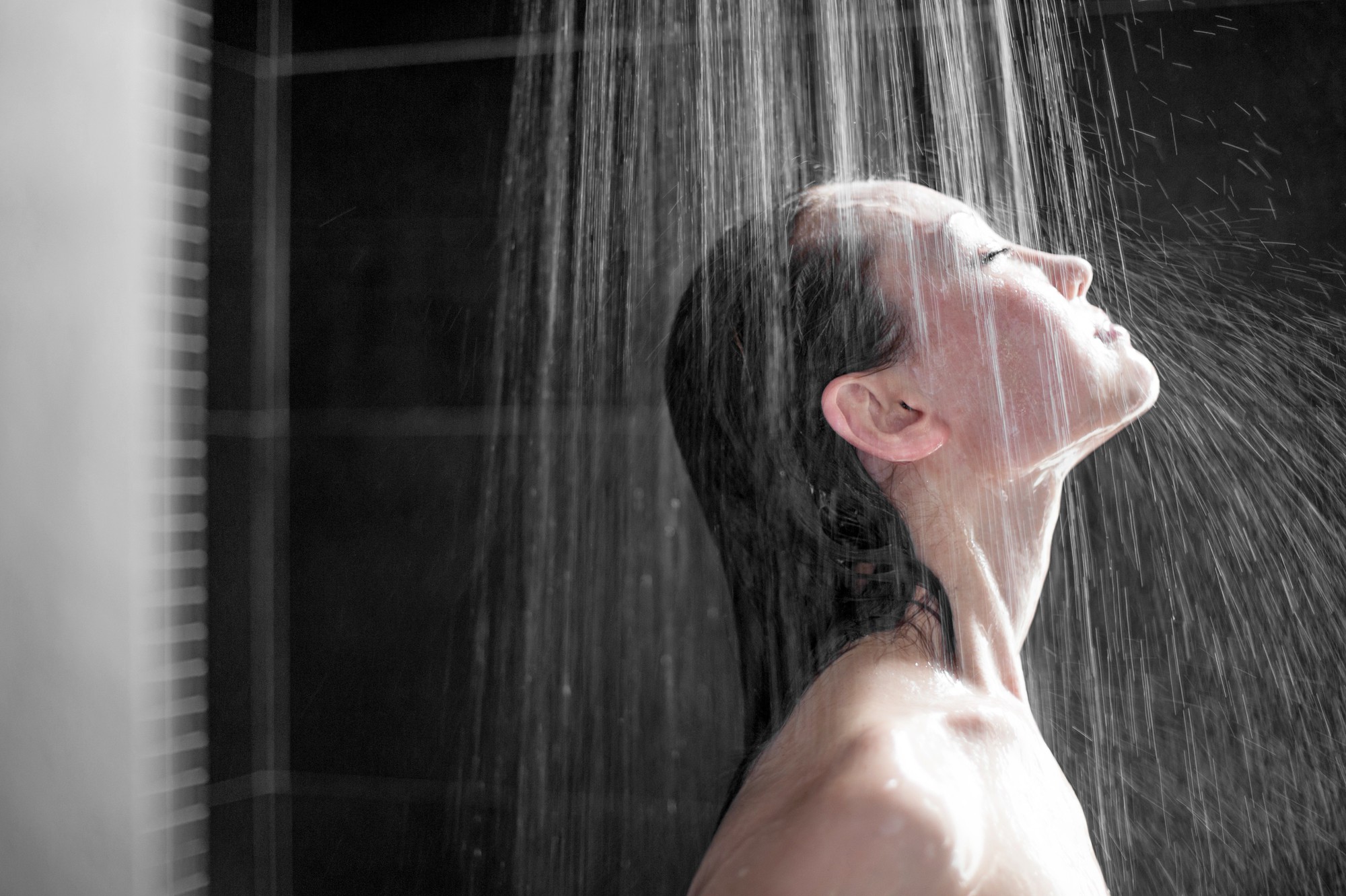 Tuân thủ nguyên tắc tắm trong mùa đông để không gây ảnh hưởng đến sức khoẻ - Ảnh 5.
