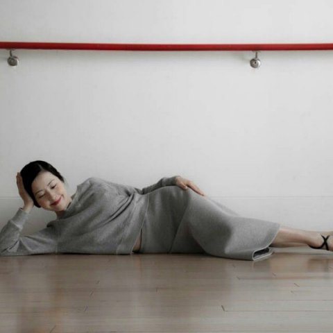 Thật kh&ocirc;ng thể tin nổi với vẻ ngo&agrave;i qu&aacute; trẻ trung của nữ người mẫu gần 60 tuổi - Ảnh 4.