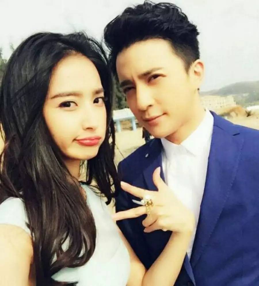 C&acirc;u chuyện t&igrave;nh y&ecirc;u nổi tiếng nhất Cbiz ng&agrave;y h&ocirc;m nay: Bao nhi&ecirc;u lần hững hờ quay đầu, l&agrave; người b&ecirc;n cạnh kh&ocirc;ng hiểu t&igrave;nh đậm s&acirc;u - Ảnh 1.