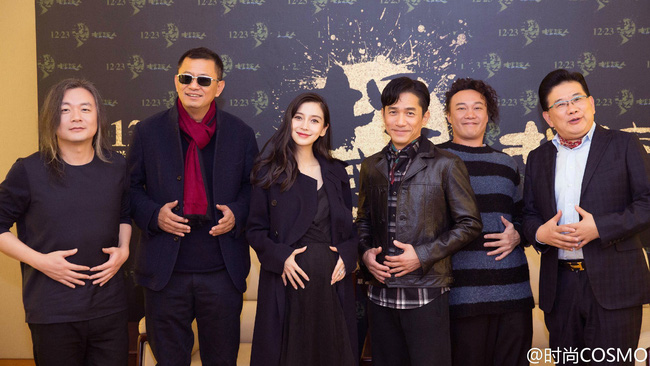 Năm 2016 v&agrave; những bức ảnh ấn tượng - g&acirc;y sốc nhất của showbiz thế giới! - Ảnh 8.