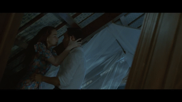 Nín thở với loạt nụ hôn, cảnh nóng của Hồ Ngọc Hà và Kim Lý trong MV Cả một trời thương nhớ - Ảnh 2.