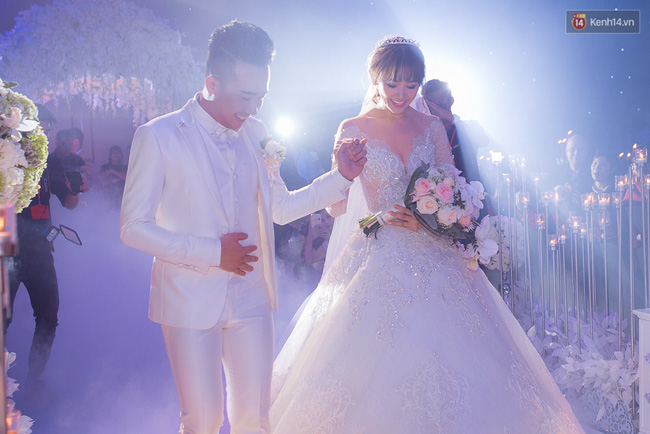 Điểm lại những đám cưới xa hoa, đình đám trong showbiz Việt khiến công chúng xuýt xoa - Ảnh 11.
