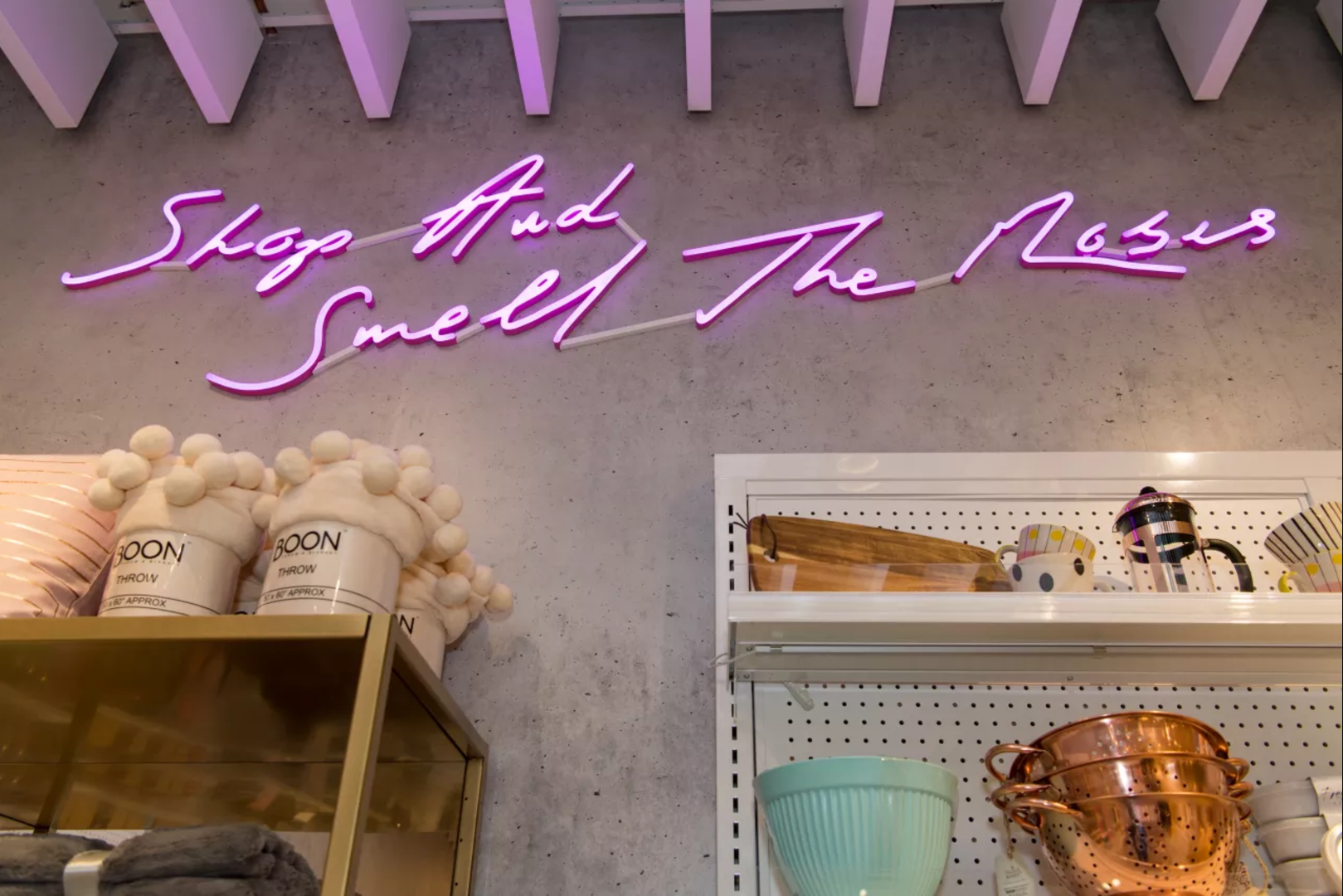 Hóa ra Forever 21 còn có người em tên Riley Rose, beauty store dành riêng cho hội mê làm đẹp và thích sống ảo - Ảnh 9. Hóa ra Forever 21 còn có người em tên Riley Rose, beauty store dành riêng cho hội mê làm đẹp và thích sống ảo - Ảnh 9.