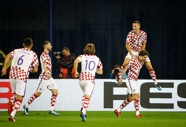 Croatia vùi dập Hy Lạp, chạm tay vào vé World Cup 2018 - Ảnh 11.
