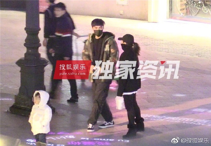 Chỉ sau 3 ng&agrave;y ly dị chồng, t&igrave;nh cũ của Th&iacute;ch Tiểu Long lộ ảnh t&igrave;nh tứ b&ecirc;n người đ&agrave;n &ocirc;ng kh&aacute;c - Ảnh 4.