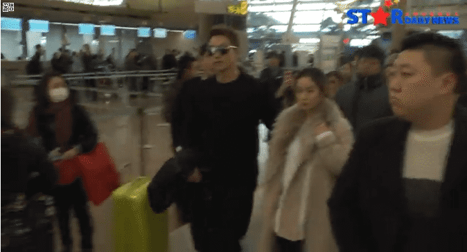C&ograve;n g&igrave; ngọt ng&agrave;o hơn h&agrave;nh động Bi Rain nhất quyết t&igrave;m bằng được tay Kim Tae Hee để nắm kh&ocirc;ng rời - Ảnh 3.