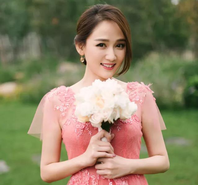 Bộ ba Ho&agrave;n Ch&acirc;u C&aacute;ch C&aacute;ch sẽ t&aacute;i ngộ, Trần Kiều &Acirc;n l&agrave;m ph&ugrave; d&acirc;u cho h&ocirc;n lễ thế kỷ của Phạm Băng Băng - L&yacute; Thần - Ảnh 5.