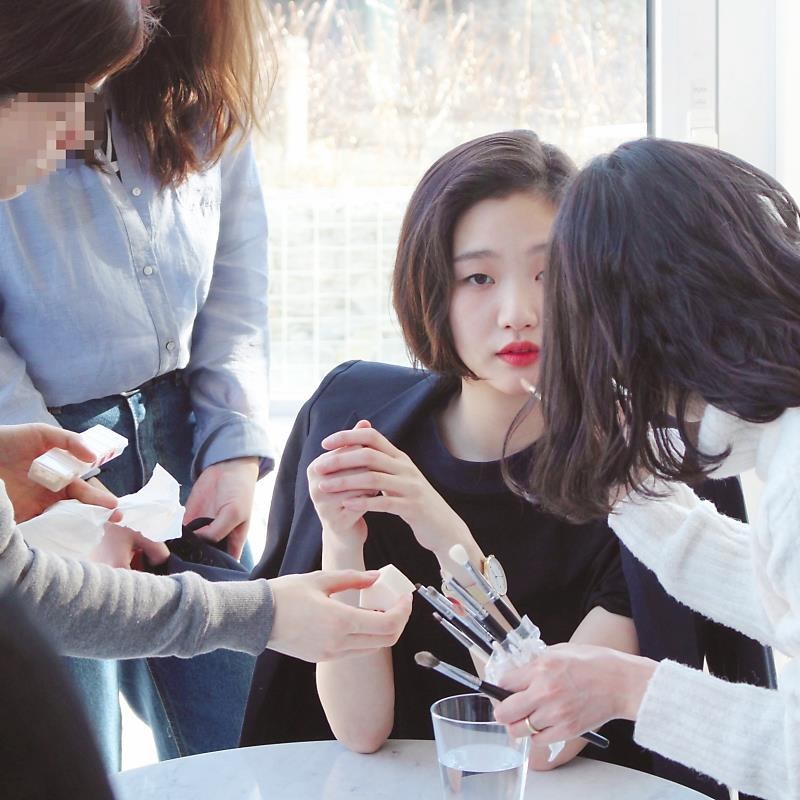 Trước bị ch&ecirc; xấu, nữ diễn vi&ecirc;n Goblin Kim Go Eun đột ngột g&acirc;y ch&uacute; &yacute; v&igrave; qu&aacute; xinh đẹp - Ảnh 4.