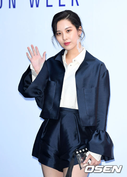 Seoul Fashion Week ngày 2: Tiffany và Seohyun lộng lẫy bao nhiêu, Hyoyeon lại bị stylist dìm hàng bấy nhiêu - Ảnh 7.