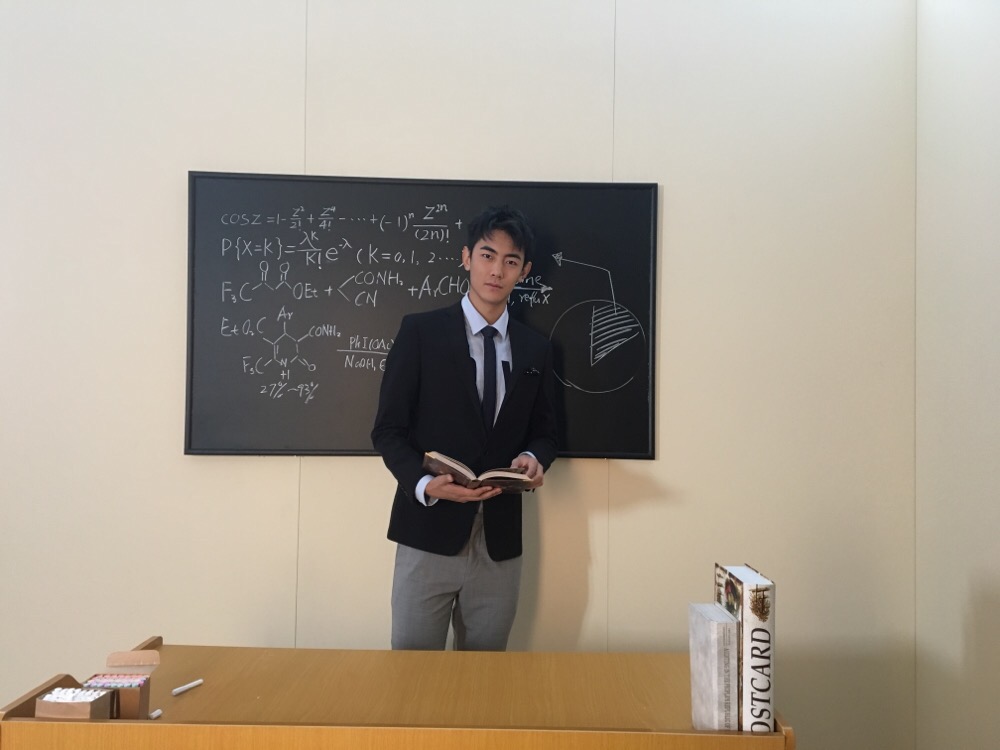 So&aacute;i ca t&oacute;c h&uacute;i cua chứng minh đ&uacute;ng đ&atilde; đẹp trai th&igrave; để đầu đinh 3 ph&acirc;n vẫn đẹp! - Ảnh 9.