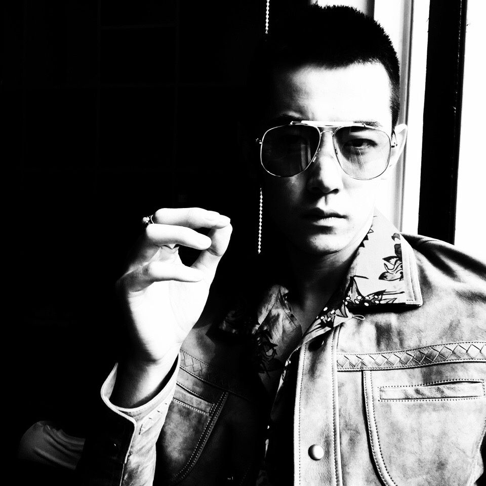 So&aacute;i ca t&oacute;c h&uacute;i cua chứng minh đ&uacute;ng đ&atilde; đẹp trai th&igrave; để đầu đinh 3 ph&acirc;n vẫn đẹp! - Ảnh 2.