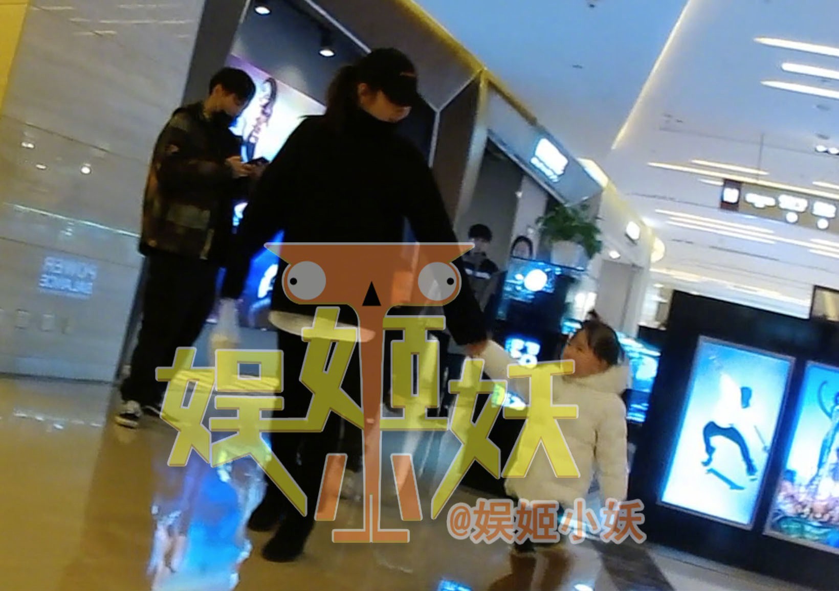 Chỉ sau 3 ng&agrave;y ly dị chồng, t&igrave;nh cũ của Th&iacute;ch Tiểu Long lộ ảnh t&igrave;nh tứ b&ecirc;n người đ&agrave;n &ocirc;ng kh&aacute;c - Ảnh 9.