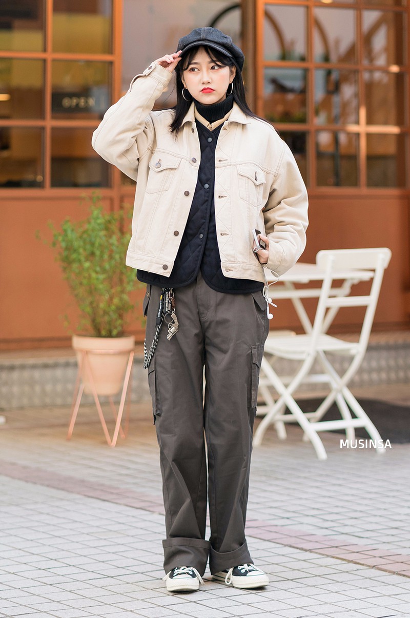Ngắm street style mãn nhãn của giới trẻ Hàn, bạn sẽ thấy mình đã bỏ qua biết bao chiêu mix đồ đơn giản mà hay ho - Ảnh 6. Ngắm street style mãn nhãn của giới trẻ Hàn, bạn sẽ thấy mình đã bỏ qua biết bao chiêu mix đồ đơn giản mà hay ho - Ảnh 6.