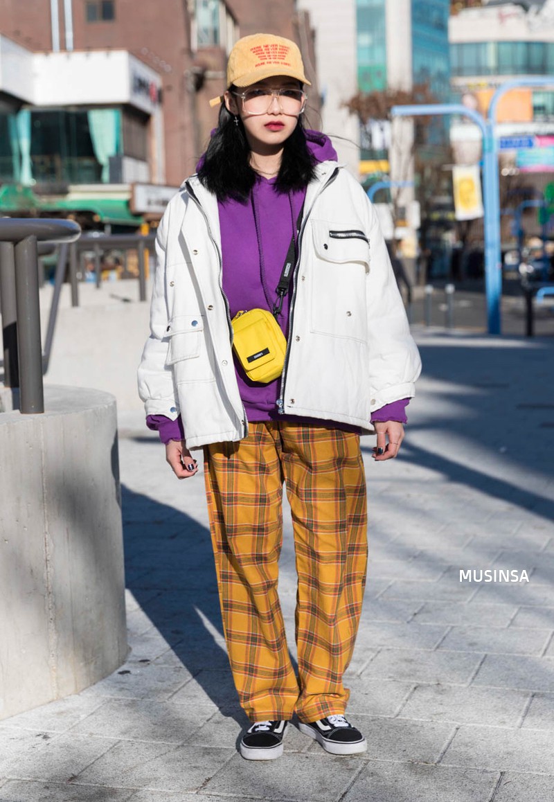 Ngắm street style của giới trẻ Hàn ngày cuối năm để học cách diện áo khoác vừa nổi vừa chất - Ảnh 9.