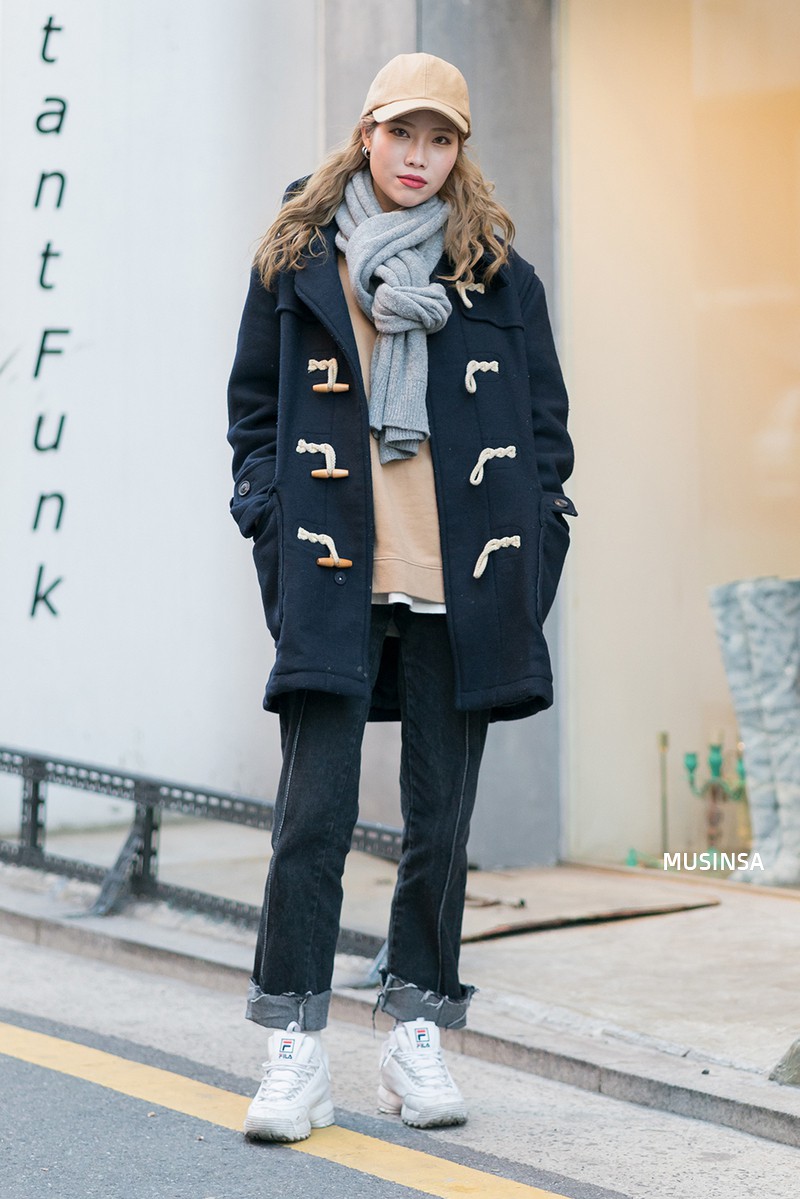 Ngắm street style của giới trẻ Hàn ngày cuối năm để học cách diện áo khoác vừa nổi vừa chất - Ảnh 7.