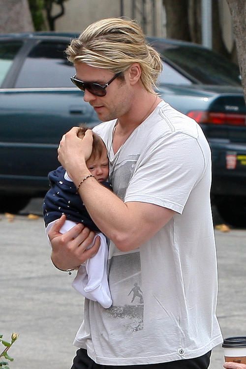 Chris Hemsworth - El guapo Thor en la película y dulce padre en la vida real enamora a las mujeres - Foto 20.