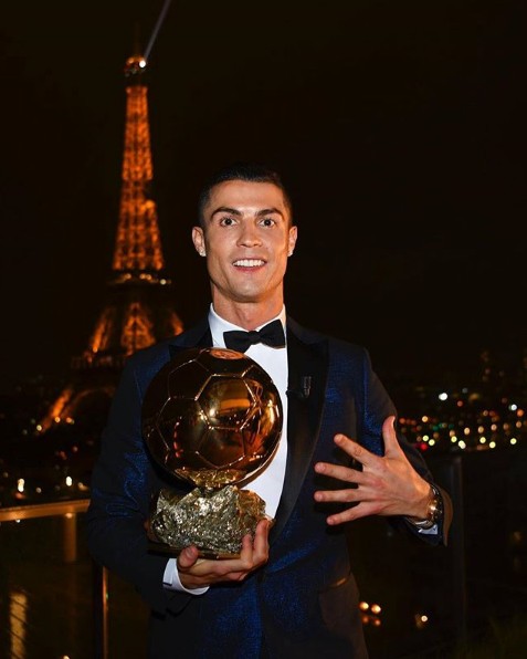 10 bức ảnh nhận bão LIKE trên Instagram của Ronaldo - Ảnh 2.