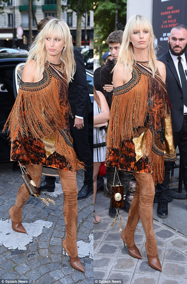 Đ&ecirc;m hội ch&acirc;n d&agrave;i giữa phố Paris: Kendall, Bella, Cara v&agrave; d&agrave;n mỹ nh&acirc;n hot nhất quy tụ khoe d&aacute;ng si&ecirc;u gợi cảm! - Ảnh 14.