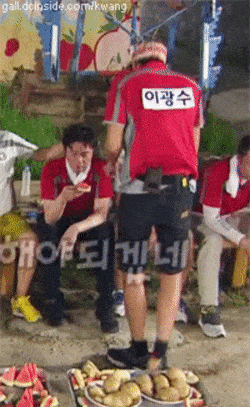 Lu&ocirc;n bị gọi th&aacute;nh phản bội, nhưng đ&acirc;y mới l&agrave; t&iacute;nh c&aacute;ch thật của Lee Kwang Soo - Ảnh 21.