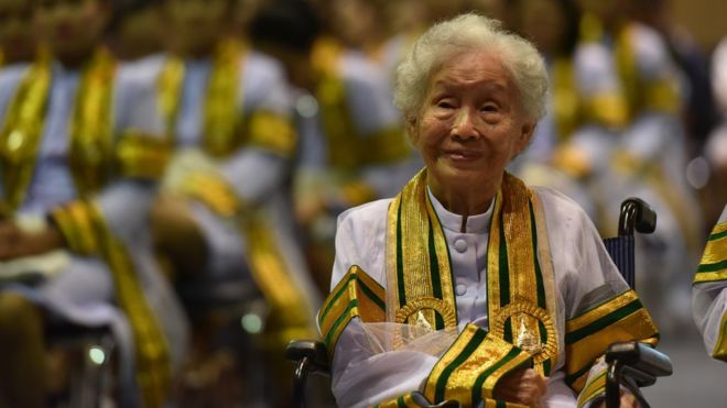 10 năm miệt mài, cụ bà 91 tuổi cuối cùng cũng tốt nghiệp đại học: Không bao giờ là quá muộn để làm gì cả - Ảnh 1.