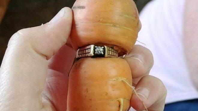 Đ&aacute;nh rơi chiếc nhẫn đ&iacute;nh h&ocirc;n bằng kim cương, 13 năm sau điều k&igrave; diệu đ&atilde; đến với cụ b&agrave; ngo&agrave;i 80 - Ảnh 2.