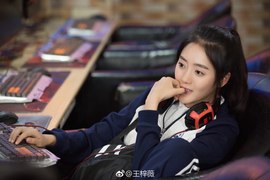 Diễn vi&ecirc;n Gửi Thời Đẹp Đẽ Đơn Thuần Của Ch&uacute;ng Ta: Nữ ch&iacute;nh xinh như thiếu nữ Nhật Bản, nam ch&iacute;nh đ&aacute;nh gục ng&agrave;n fan bởi qu&aacute; điển trai v&agrave; lạnh l&ugrave;ng - Ảnh 20.