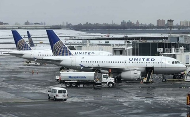 United Airlines sẽ trả 10.000 USD cho hành khách tình nguyện bỏ chỗ - Ảnh 2.