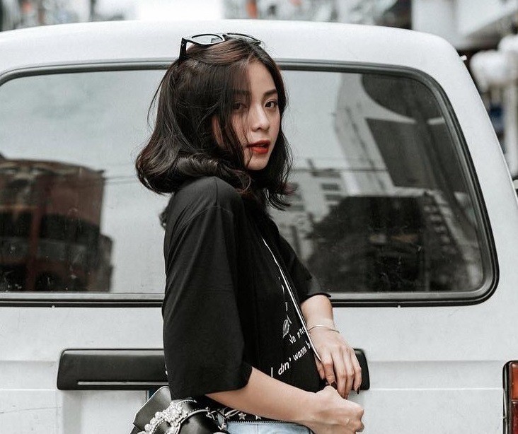 Không trang điểm cầu kỳ, các hot girl này chỉ cần kẻ lông mày và đánh son là đã xinh ơi là xinh - Ảnh 20. Không trang điểm cầu kỳ, các hot girl này chỉ cần kẻ lông mày và đánh son là đã xinh ơi là xinh - Ảnh 20.
