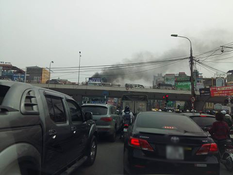 H&agrave; Nội: Ch&aacute;y qu&aacute;n phở ở ng&atilde; tư Vọng - Ảnh 4.