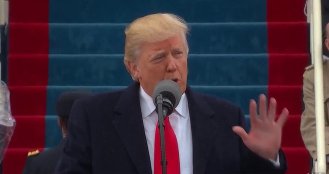 Ông Donald Trump tuyên thệ, chính thức trở thành tân Tổng thống Mỹ - Ảnh 2.