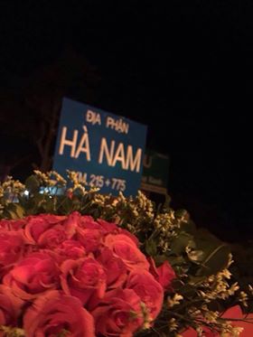 Chàng trai vượt 120km trong đêm để về tặng hoa cho mẹ nhân ngày 20/10 - Ảnh 3.