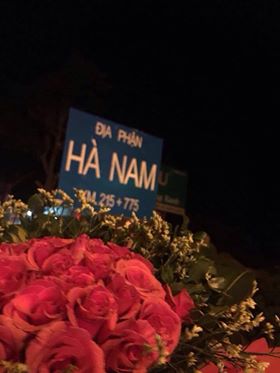 Chàng trai vượt 120km trong đêm để về tặng hoa cho mẹ nhân ngày 20/10 - Ảnh 3.