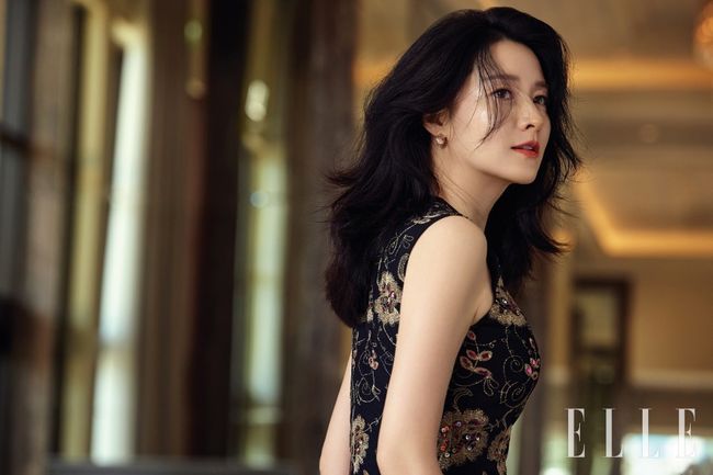 2 bà hoàng Lee Young Ae và Jeon Ji Hyun đụng độ: Quá mãn nhãn và không chỉ còn là đọ nhan sắc - Ảnh 1.