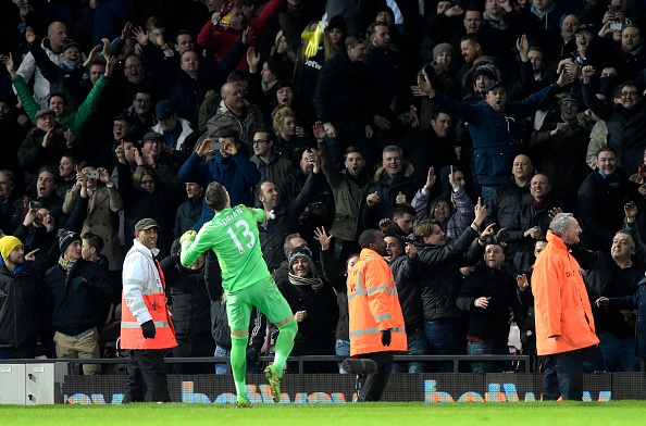 Petr Cech cũng không thể giúp Arsenal tránh khỏi cú ngã lịch sử - Ảnh 4.