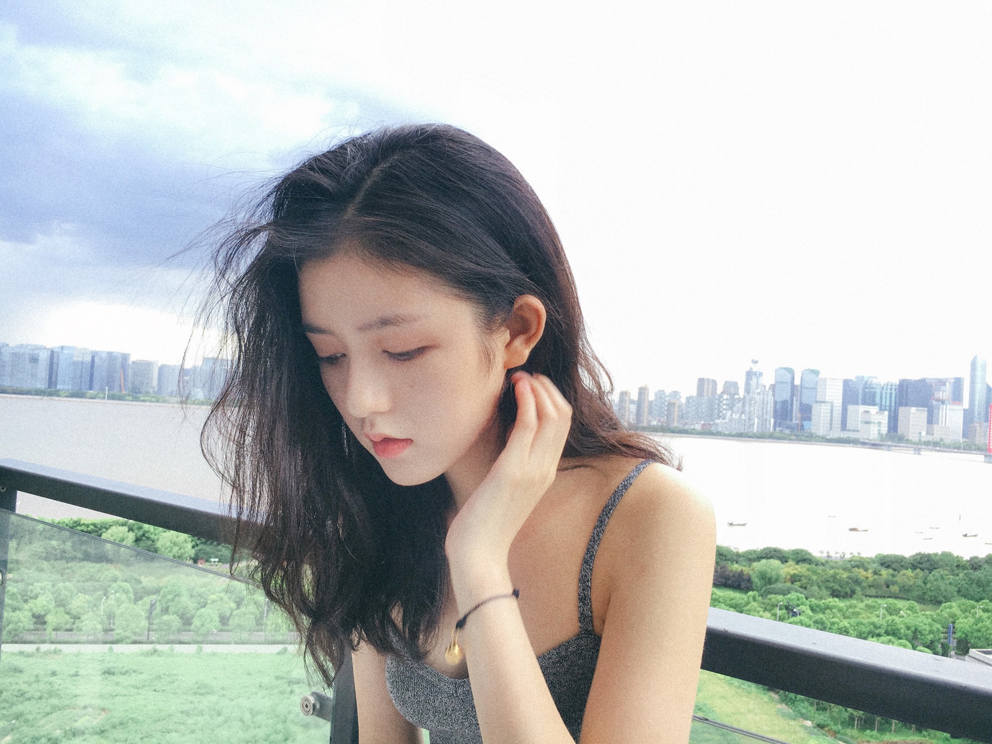 Quá xinh đẹp, cô bạn Trung Quốc khiến các chàng trai thi nhau nhận vơ là người yêu - Ảnh 13.