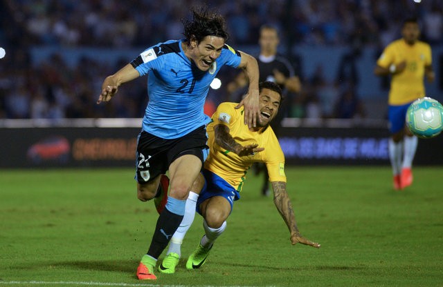 Sao Brazil chơi bóng ở Trung Quốc lập hat-trick vào lưới Uruguay - Ảnh 8.