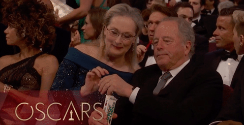 22 khoảnh khắc dễ thương và hài hước nhất lễ trao giải Oscar 2017 - Ảnh 1.