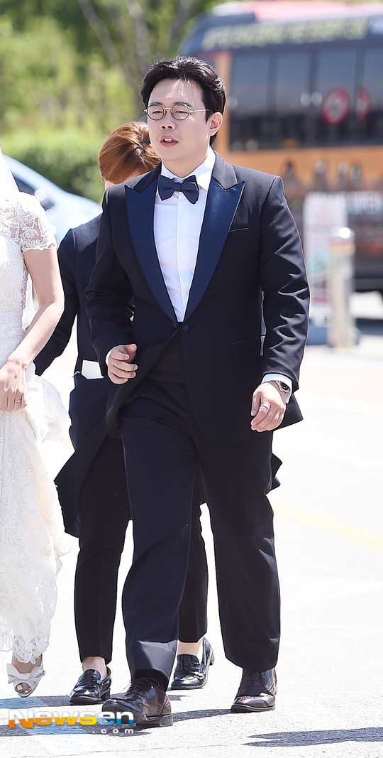 Hôn lễ diễn viên Hope gây chú ý nhờ màn xuất hiện như tổng tài trong phim của Hyunbin - Ảnh 15.