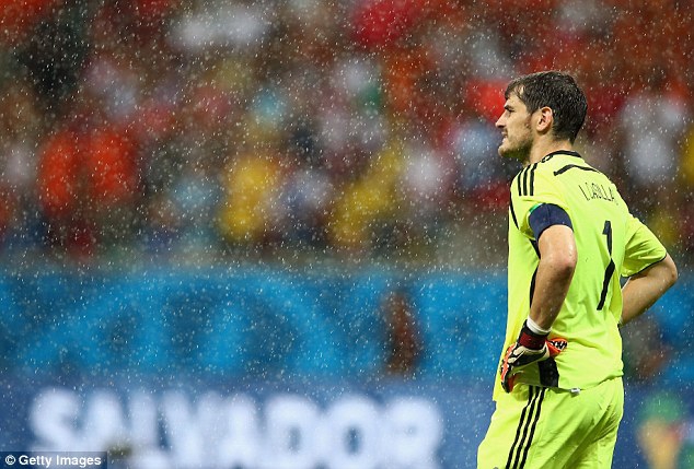 Iker Casillas rục rịch chuyển sang Liverpool - Ảnh 2.
