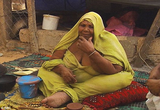 Ghé thăm nơi vỗ béo phụ nữ tại Mauritania - khi chuẩn mực cái đẹp trở thành cực hình - Ảnh 1.