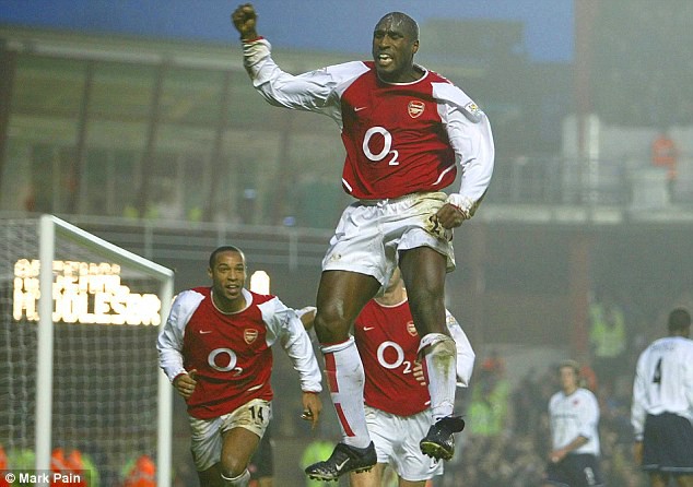 Sol Campbell: Từ kẻ phản bội của Tottenham tới công thần của Arsenal - Ảnh 4.