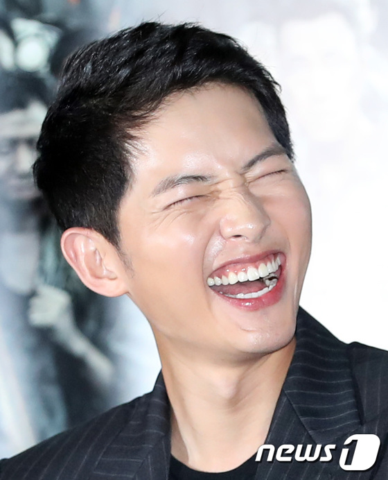 Song Joong Ki tỏ tình, tiết lộ lý do tự hào về Song Hye Kyo tại sự kiện - Ảnh 10.