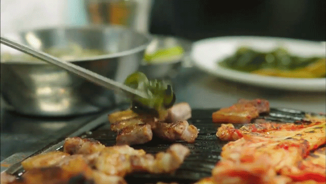 Điểm danh 4 loại thịt ba chỉ nướng đặc trưng luôn xuất hiện trong các bộ phim Hàn Quốc - Ảnh 1.