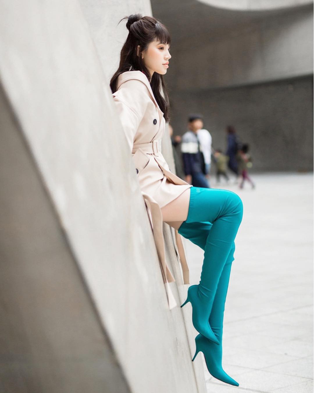 Chẳng hẹn mà gặp, Hà Hồ, Phí Phương Anh, Kỳ Duyên và loạt hot girl Việt đều đang mê mệt kiểu boot này - Ảnh 15. Chẳng hẹn mà gặp, Hà Hồ, Phí Phương Anh, Kỳ Duyên và loạt hot girl Việt đều đang mê mệt kiểu boot này - Ảnh 15.