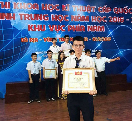 Gây sốt MXH vì quá dễ thương, nam sinh 10x này còn sở hữu bảng thành tích học tập siêu khủng - Ảnh 7.