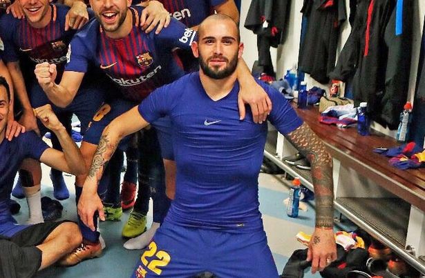 5 phát hiện từ bức ảnh ăn mừng của cầu thủ Barca ở El Clasico - Ảnh 3.